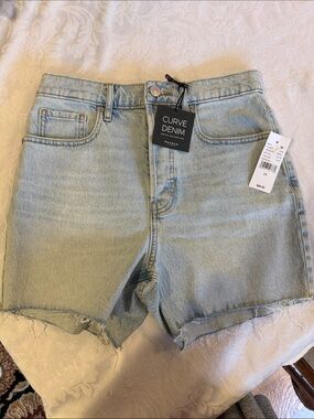PacSun Curve 90’s Girlfriend Denim Light Blue High-Rise Jean Shorts. 25